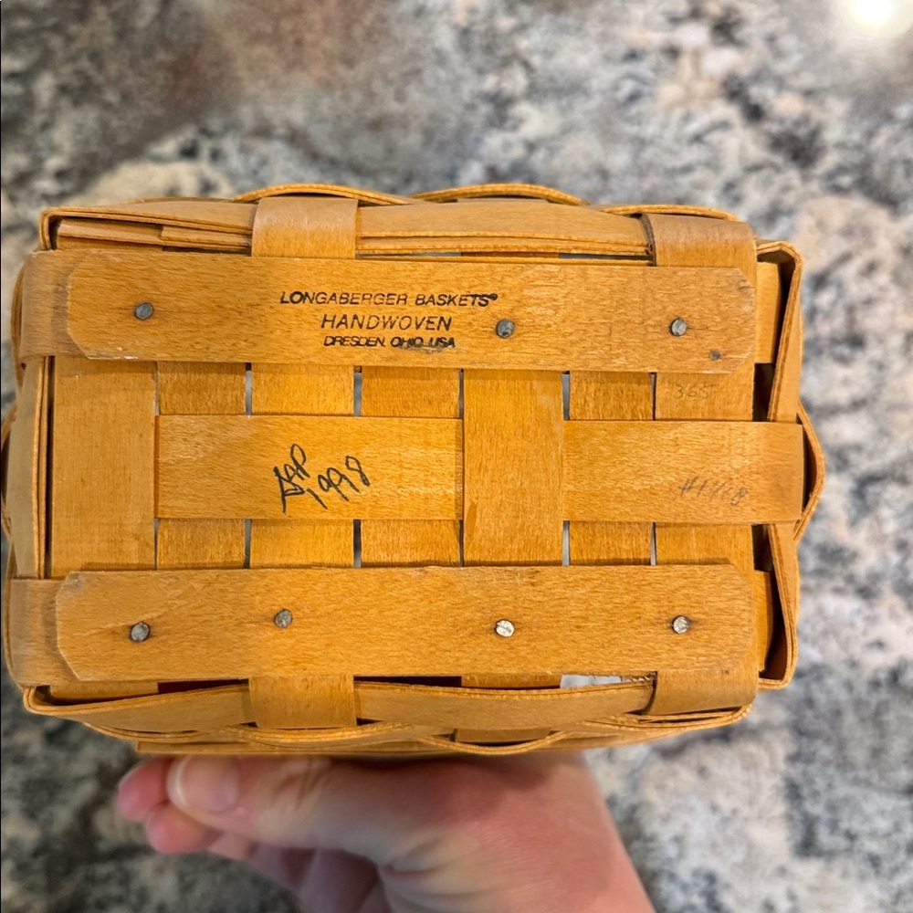 Longaberger Key Basket - Picture 3 of 6